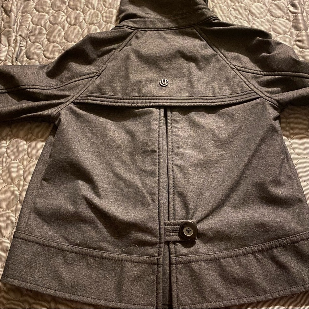 Lululemon Coco Softshell sz 6 - Picture 5 of 9